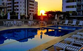 Ajuflat- Seu lar perto da Praia e da Orla de Atalaia com Ar condicionado e piscina